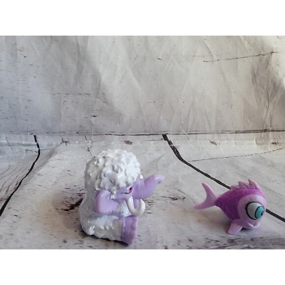 Monster High Abbey Bominable Pet Wooly Mammoth Shiver Lagoona Netune Piranha - Picture 3 of 8